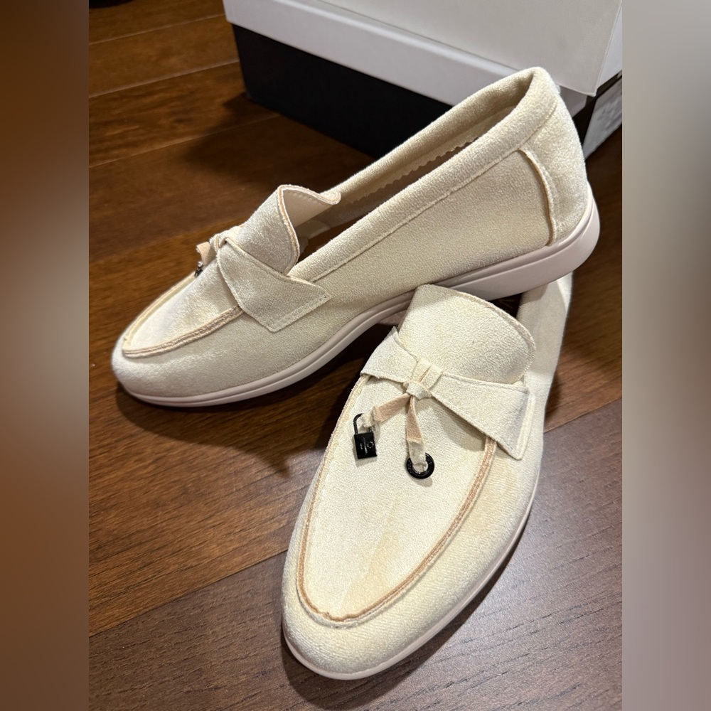 Women’s Cream Loafers with Tassels
